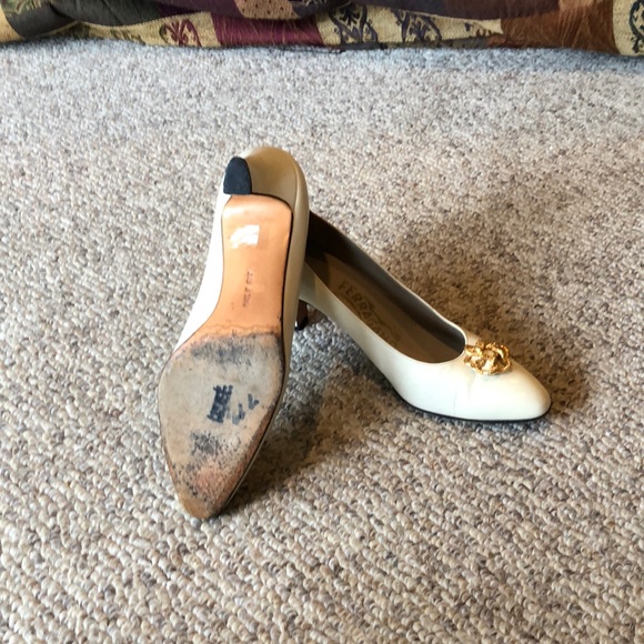 Vtg Salvatore Ferragamo Bone Gold ball logo shoes - Picture 7 of 7